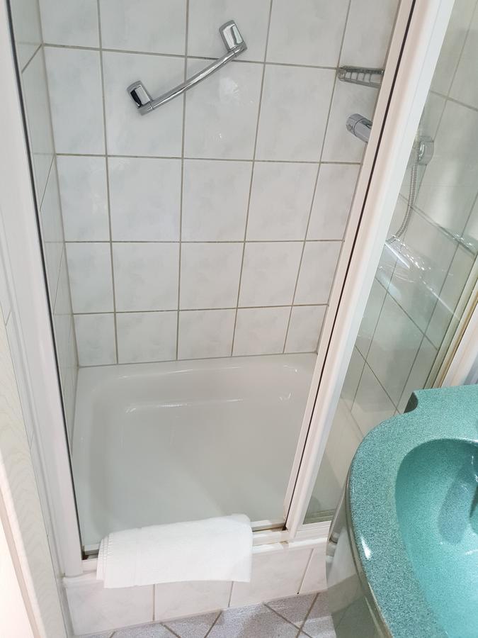 Hotel Gruener Baum Bretzenheim ภายนอก รูปภาพ
